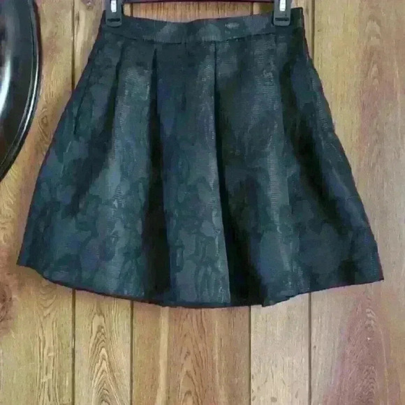 Banana Republic Flare Printed Skirt - Picture 3 of 4